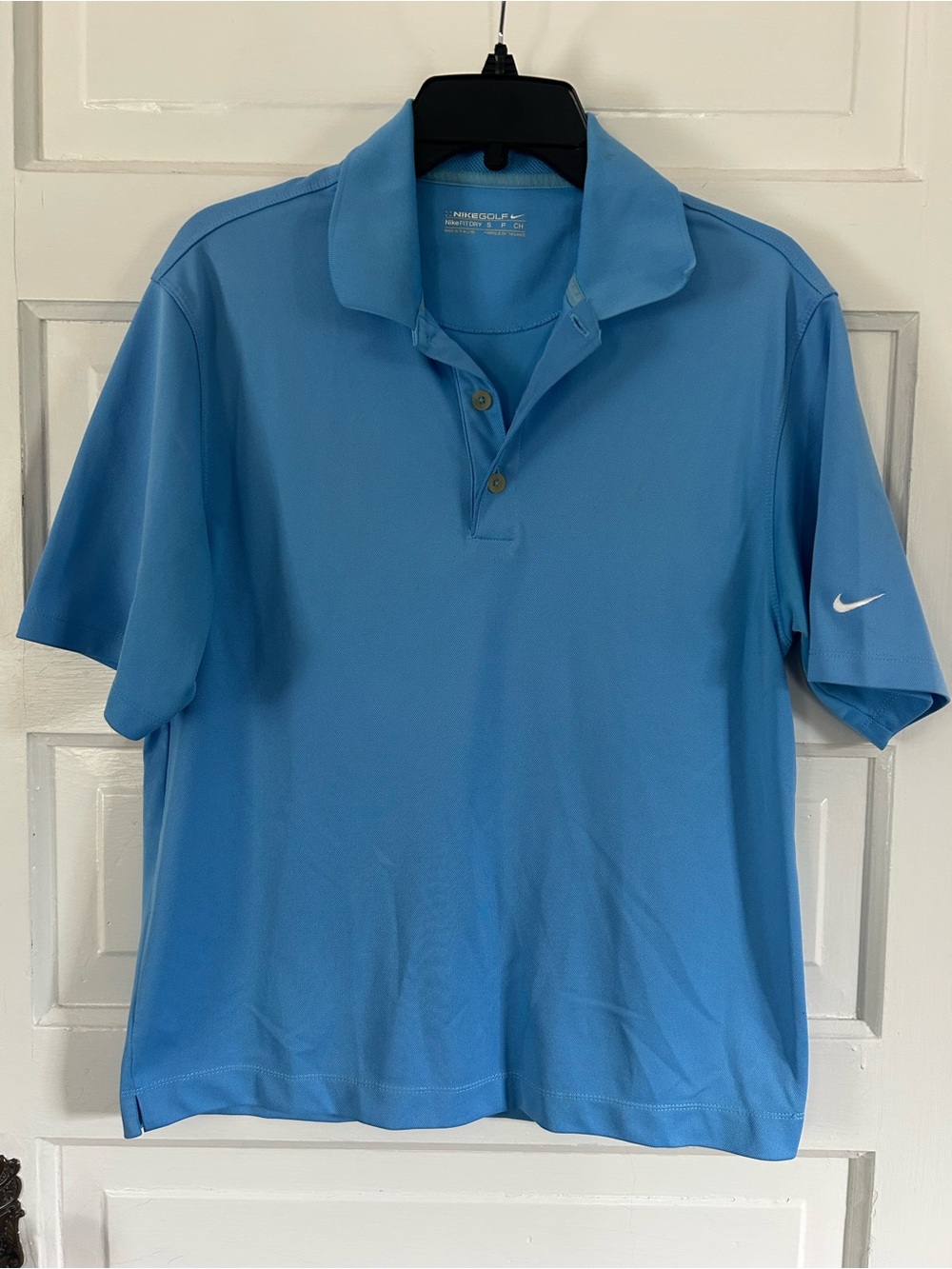 Nike Golf Men's Blue Dri-FIT Polo Shirt with White Swoosh. Size Small